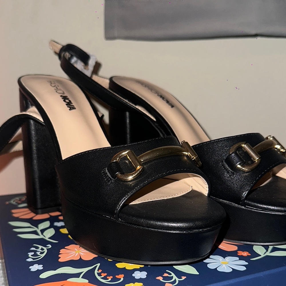 Fashion Nova Black and Gold Platform Sandals
